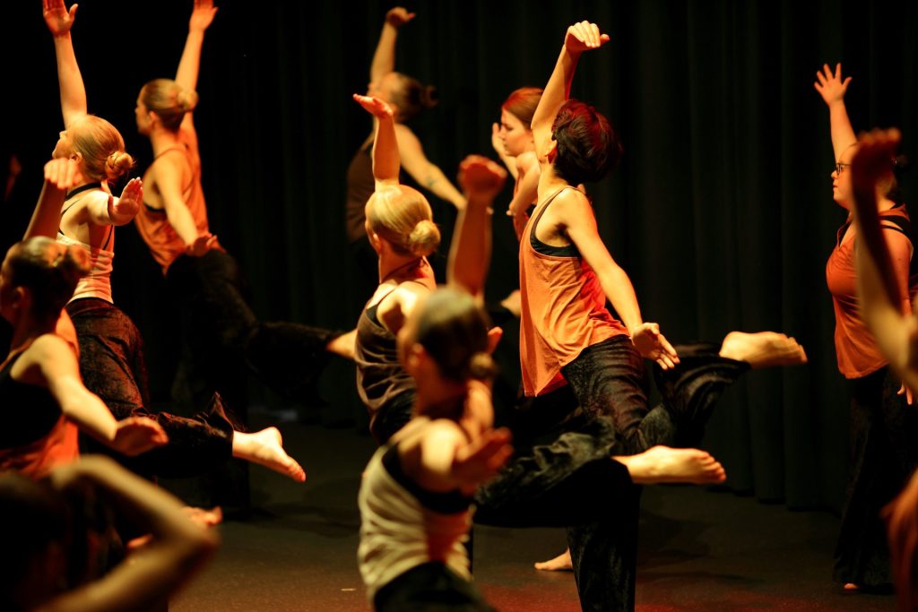 Danseundervisning på scenen